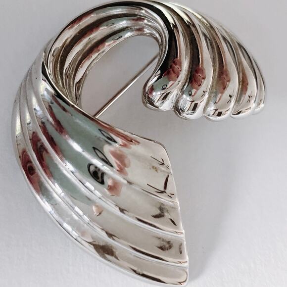 Vintage Signed Napier Brooch Silver Tone Mid Century Modernist Swirl Design Pin - Picture 4 of 11